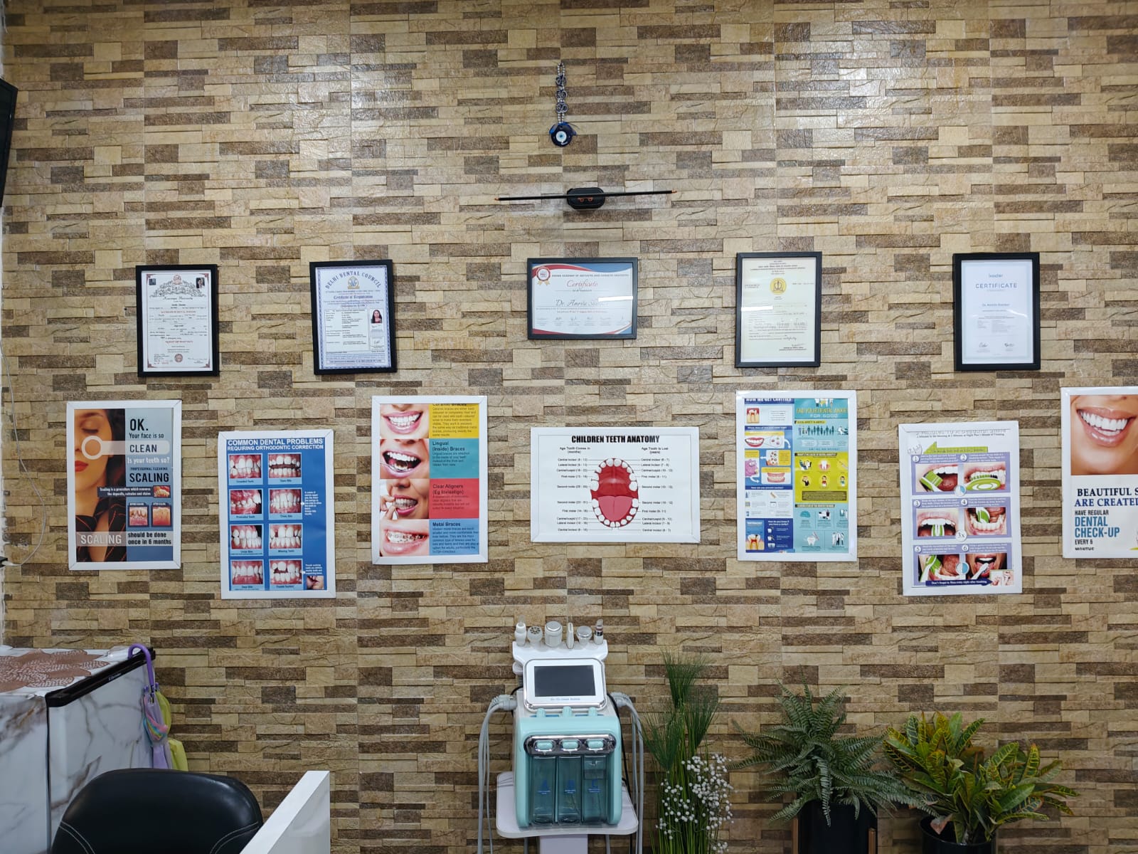 Shankar Dental Clinic facility, Paryavaran Complex, New Delhi