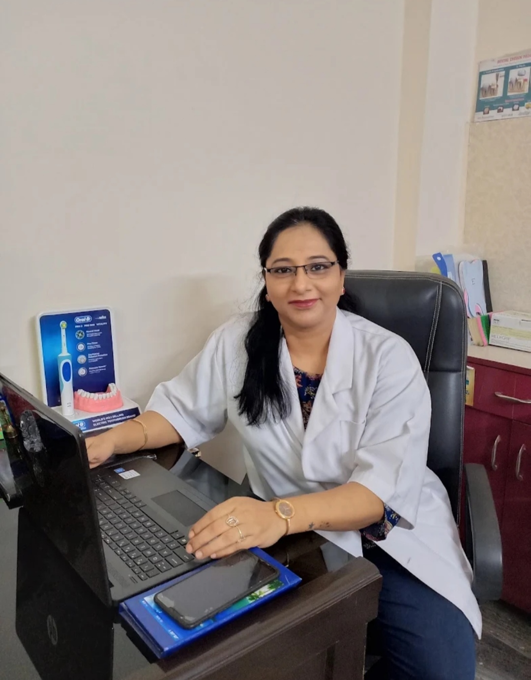 Modern dental treatment room at Shankar Dental Clinic, Paryavaran Complex