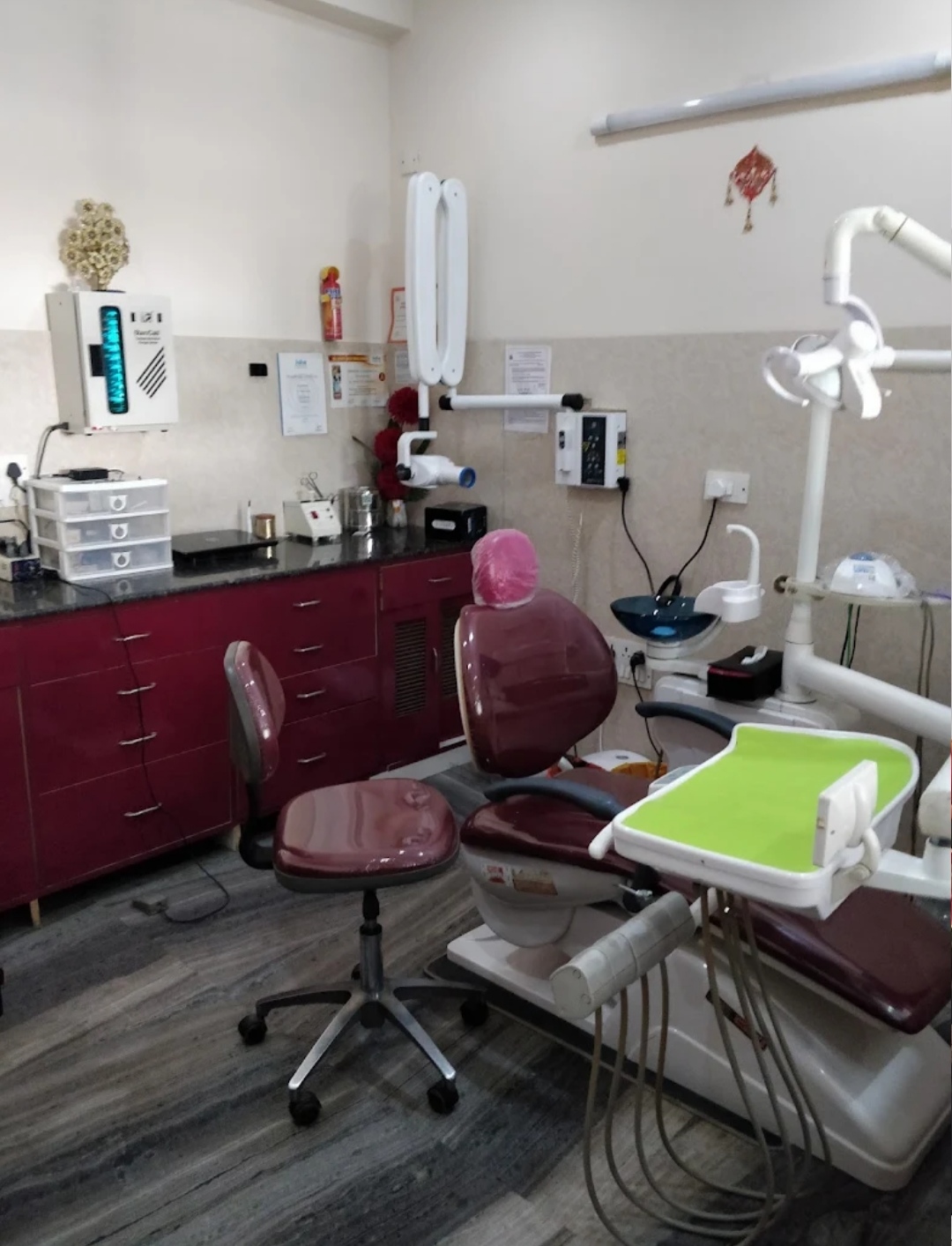 Waiting area at Shankar Dental Clinic, Neb Sarai, South Delhi
